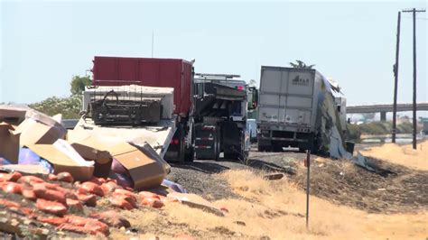 Deadly Crash Closes Lanes On Hwy 99 In Madera County Cbs47 And Ksee24 News From