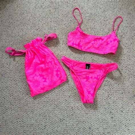 Triangl Swimwear Swim Hot Pink Mica Pitaya Triangl Bikini Top Is