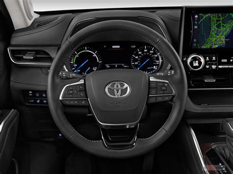 2023 Toyota Highlander Hybrid: 55 Interior Photos | U.S. News