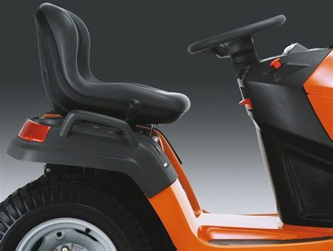 Садовый минитрактор Husqvarna TC 130 (трактор Хускварна TC 130 ...