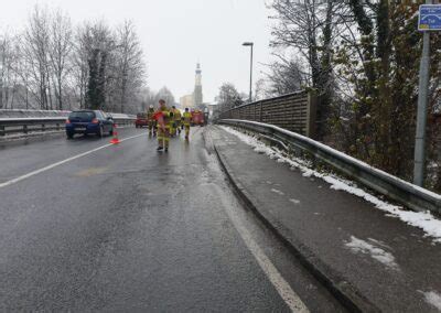 Binden Einer Lspur Auf Der B Freiwillige Feuerwehr Bergheim