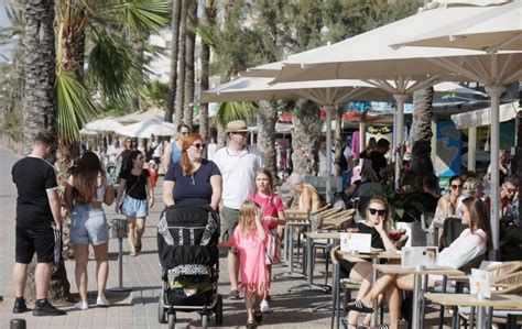 Los turistas gastaron el año pasado 807 millones más que en 2019