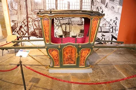 Sedan Chair In The Coach Museum Sedan Historical Objects Antique Chairs