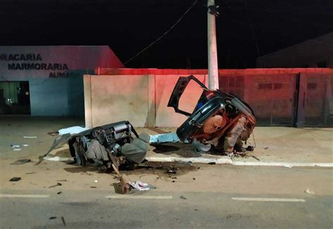 Motorista que bateu em poste é 3º morto em acidente de carro partido ao