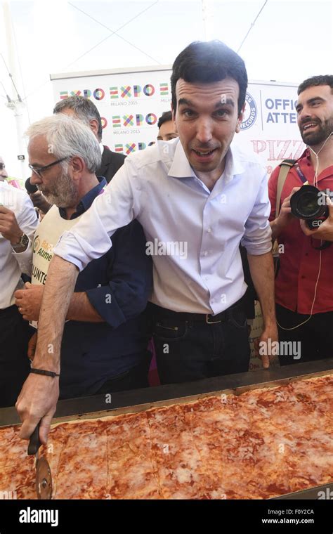 More Than 60 Of Italys Best Pizza Makers Worked Through The Night To Create The Worlds Longest