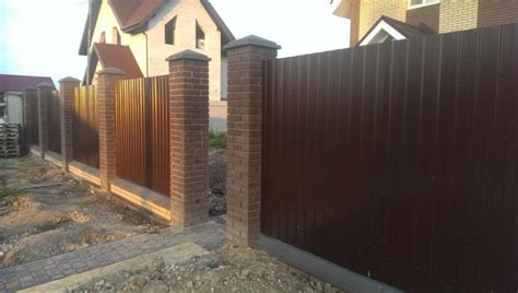 Забор- красивые металлические и деревянные идеи заборов на фото