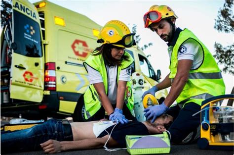 Cuidando Con Pasión El Mundo Del Técnico En Emergencias Sanitarias