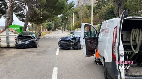 Incidente Alladdaura Scontro Frontale Tra Auto Due Feriti Gravi