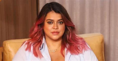 Apenas de lingerie Preta Gil posa deslumbrante mostrando corpão sem edição Mulher das curvas