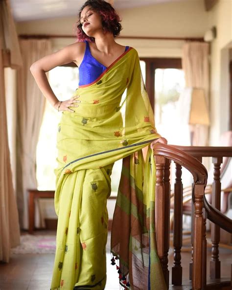 How To Rock Simple Sarees With Contrast Blouse Look • Keep Me Stylish Simple Sarees Contrast