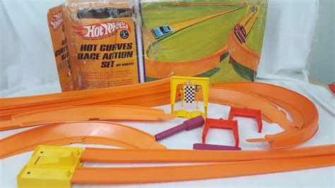 Vintage 1967 Mattel Hot Wheels Curves Race Action Track Set 6281
