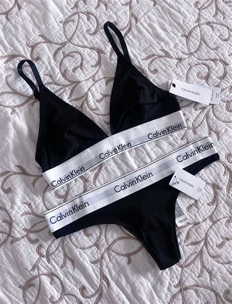 Victoria Secret Lingerie Wallpaper