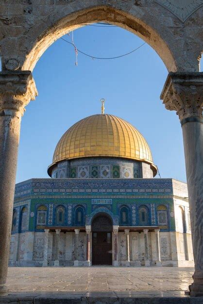 Premium Photo | The dome of the rock in jerusalem