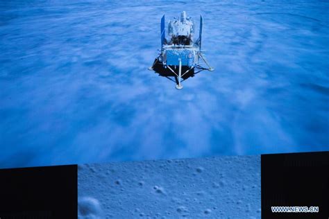 Nave Espacial Chang E De China Aterriza En La Luna Para Recoger