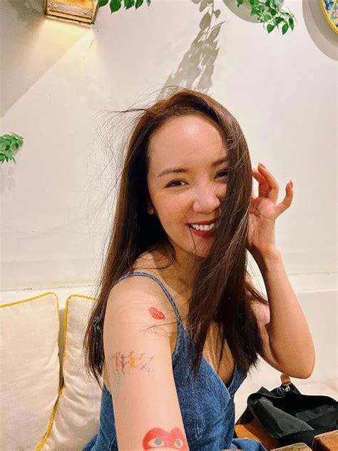 Sao Vi T Lan Ng C T Tin Di N Bikini V H T Nh T B N B X H N Tu I