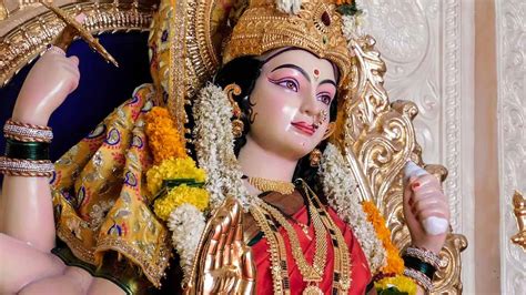 नवरात्रि पर कैसे सजाएं दुर्गा माता का मंदिर Navratri Mandir Decoration