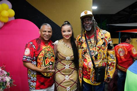 União do Parque Acari homenageia fundador do Bloco Ilê Aiyê em festa de