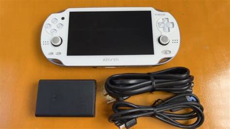 Sony PS Vita PCH 1100 AB02 White OLED 3G Wi Fi Model With Charger