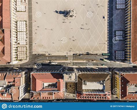 Plaza De Comercio En El Centro De Lisboa Portugal Foto De Archivo