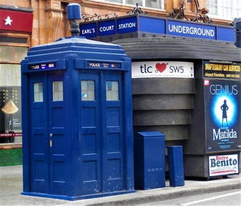 Discover Earl S Court Police Box In London England The Metropolitan Police Refurbished The