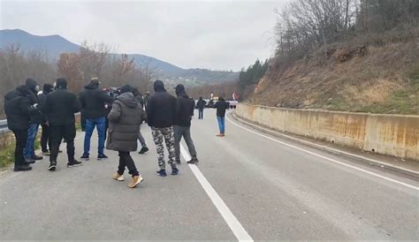 P Rfundon Protesta E Djathtist Ve Serb N Jarin Telegrafi Telegrafi