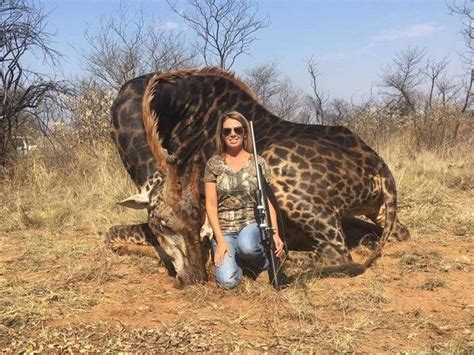 Woman who killed giraffe in viral photo says she's 'proud to hunt ...