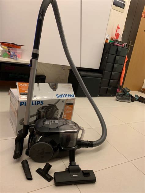 Philips Powerpro Compact 1800W - Power Cyclone 4, TV & Home Appliances ...