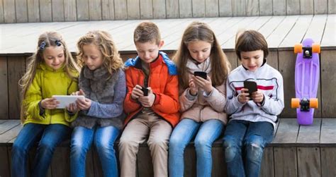 Mais Um Pa S Dinamarca Vai Proibir Celulares Nas Escolas Olhar Digital