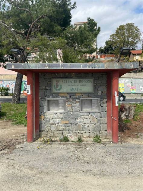 Imperia Fuori Uso Da Tempo Le Casette Dell Acqua Al Parco Urbano