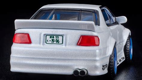 Машинка Premium Hot Wheels Toyota Chaser JZX Elite HGW White купити в