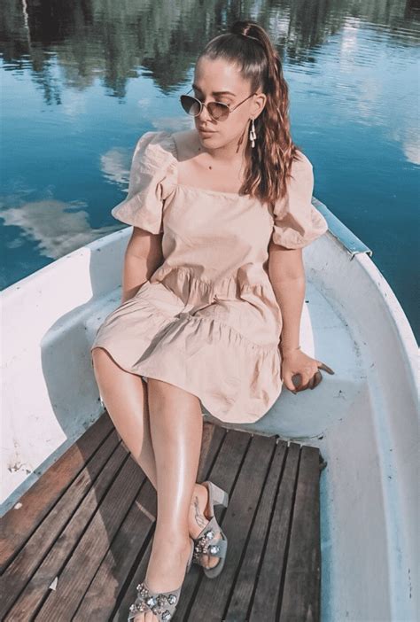 How To Wear Nude Dress Outfit Ideas