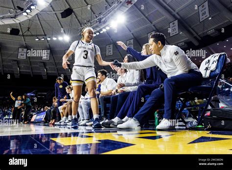 South Bend Indiana Usa Th Jan Notre Dame Guard Hannah