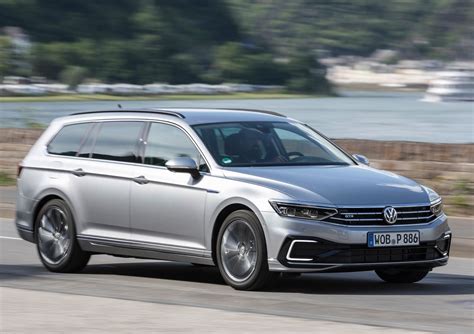 Cea De A Noua Generație Volkswagen Passat Va Fi Electrificată Debutul