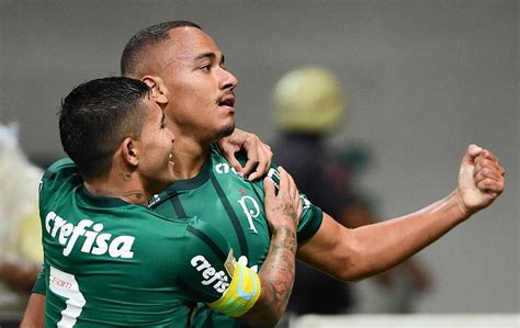 Negociação termina e Atlético Mineiro anuncia atacante do Palmeiras