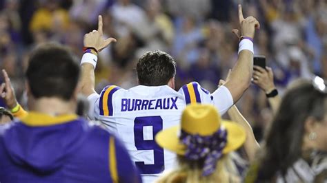 LSU's Joe Burrow wears "Burreaux" jersey on senior night