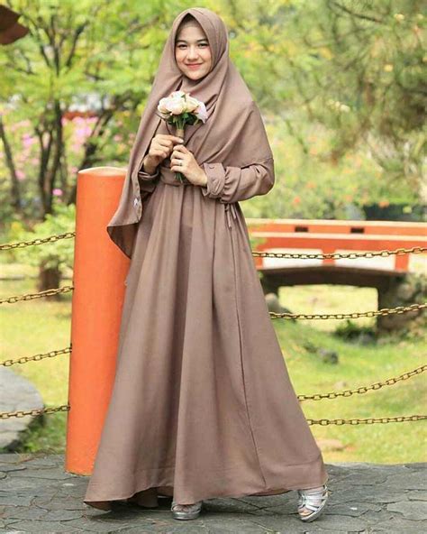 Gambar Baju Gamis Terbaru 2019 Wanita Berhijab Retorika