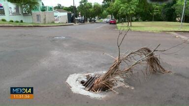 Meio Dia Paraná Cascavel Moradores reclamam de bueiro aberto no