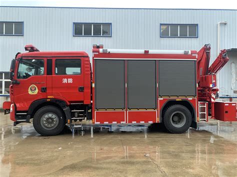 China High definition Medium Rescue Fire Truck - Water Foam Tank Fire ...