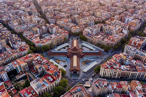 Passeig històric pel barri de Sant Antoni Centre Cívic Ateneu Fort Pienc