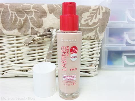 Rimmel Lasting Finish Nude Foundation 010 Light Porcelain Mateja S