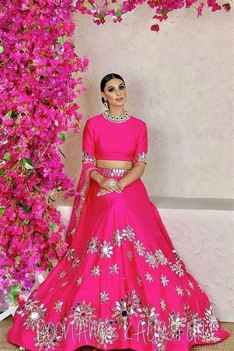 Pin By Shivangi On Lahanga Indian Wedding Wear Silk Lehenga