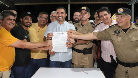 Governador Wanderlei Barbosa Inaugura Ilumina O De Campo De Futebol Do