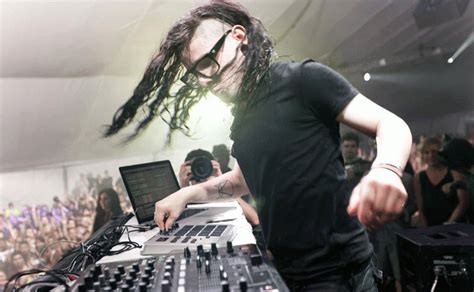 Skrillex Está Grabando De Nuevo Con From Firstto Last