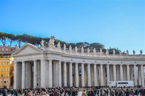 La Basílica Papal De San Pedro En El Vaticano O Simplemente Basílica De