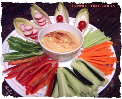 COCINANDO ENTRE HARINA HUMMUS CON CRUDITÉS