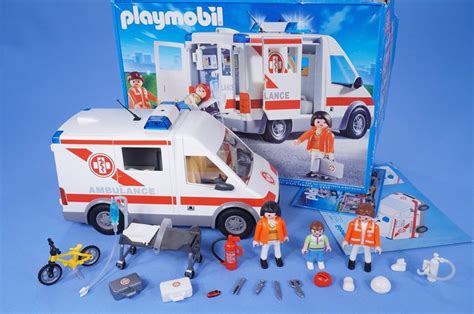 PLAYMOBIL RESCUE AMBULANCE FLASHING LIGHTS FIGURES ACCESSORIES BOXED