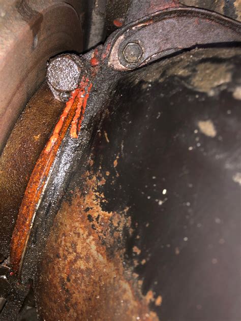 Found my oil leak - or did I? (ultraviolet dye pics in thread) | IH8MUD