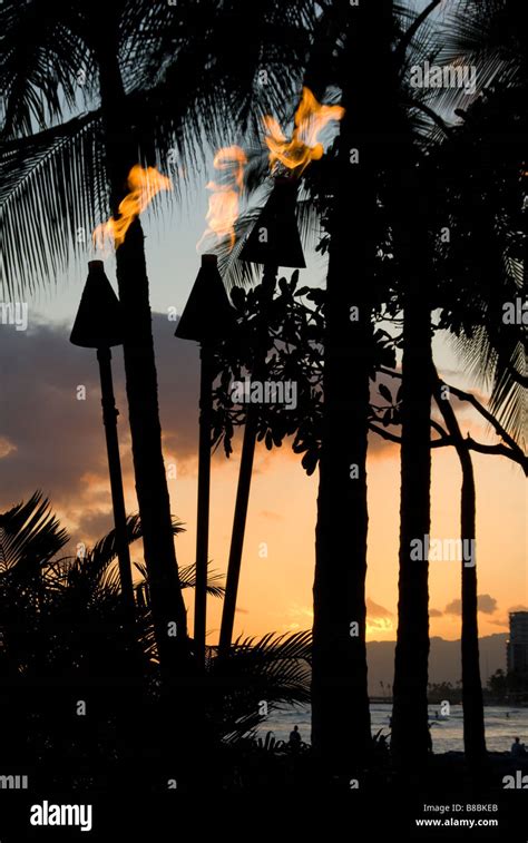 Tiki Torches Hawaii Hi Res Stock Photography And Images Alamy