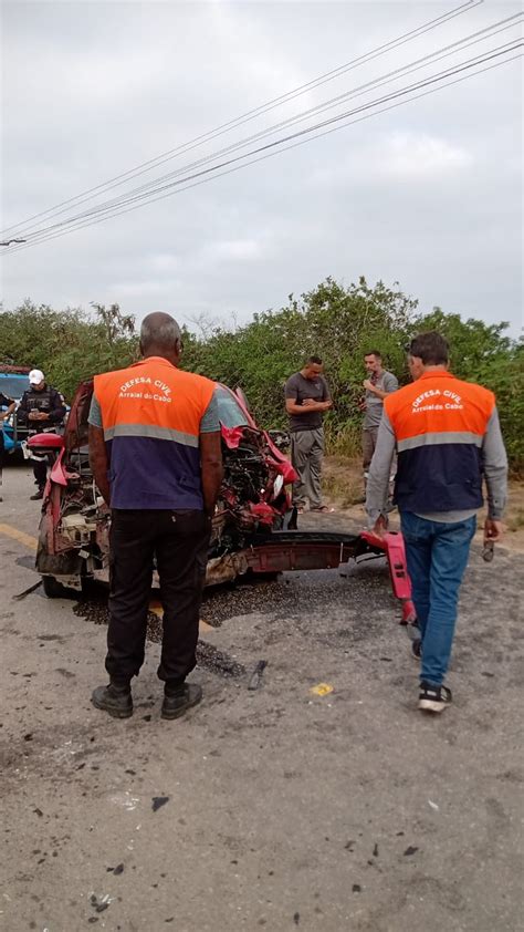 Acidente Na RJ 102 Em Arraial Do Cabo Deixa Duas Pessoas Mortas E