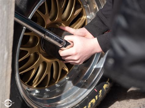 Emergency Tyre Replacement How Mobile Tyre Fitting Works